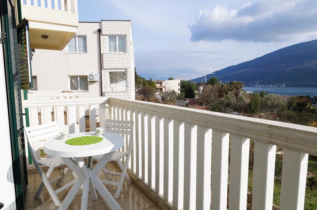 Apartment Begonia Of Kumbor Herceg Novi Exteriör bild