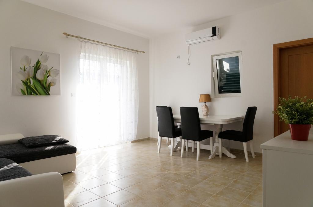Apartment Begonia Of Kumbor Herceg Novi Exteriör bild