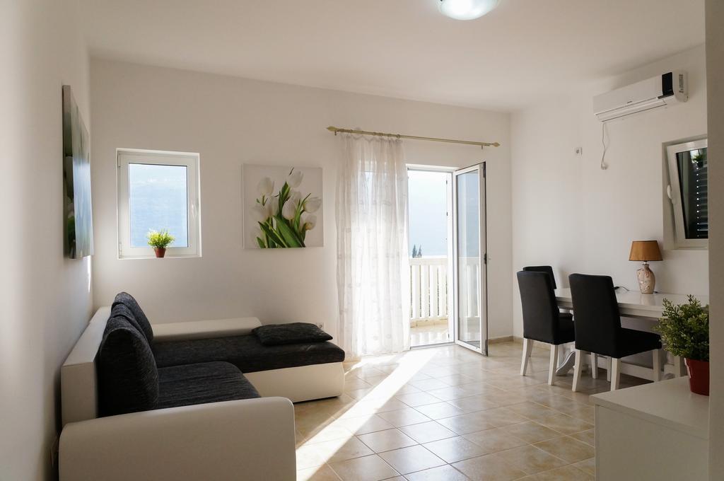 Apartment Begonia Of Kumbor Herceg Novi Exteriör bild